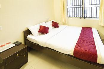 Super Oyo Capital O Premium Hotel Victoria Heights Near Sri Someshwara Swami Temple Bangalore Exterior foto