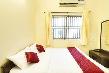 Super Oyo Capital O Premium Hotel Victoria Heights Near Sri Someshwara Swami Temple Bangalore Exterior foto